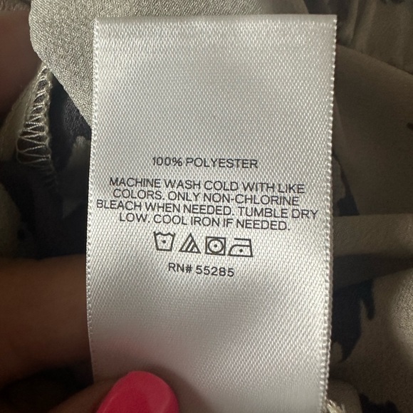 short blouse . express brand, size L, beige with coffee color. - Picture 10 of 10